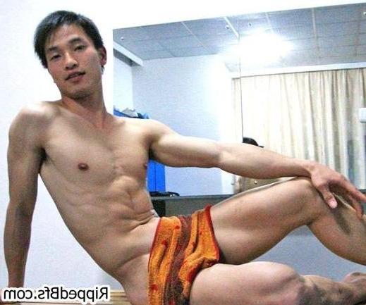 10P Handsome bfs with great muscular bodies showing it all