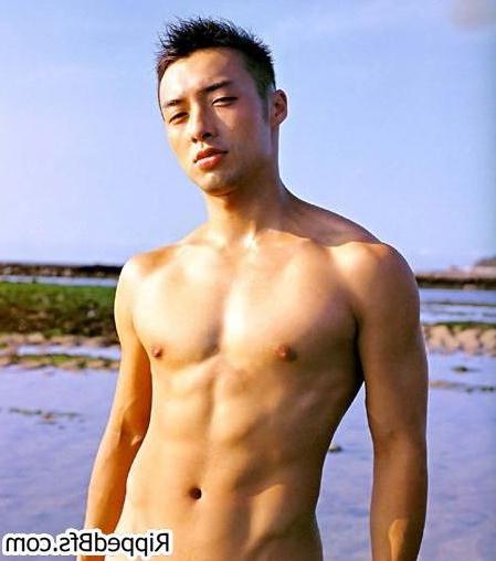 10P Handsome bfs with great muscular bodies showing it all
