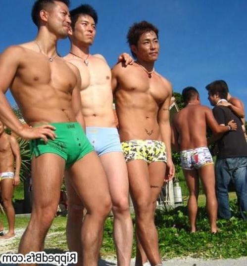 10P Handsome bfs with great muscular bodies showing it all