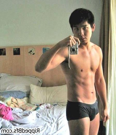 10P Handsome bfs with great muscular bodies showing it all
