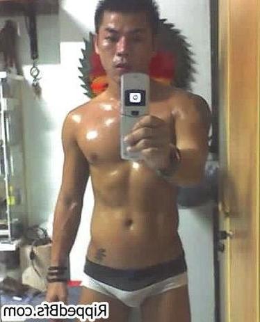 10P Handsome bfs with great muscular bodies showing it all