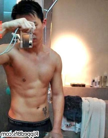 10P Handsome bfs with great muscular bodies showing it all