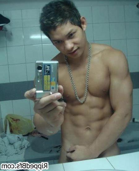 10P Handsome bfs with great muscular bodies showing it all