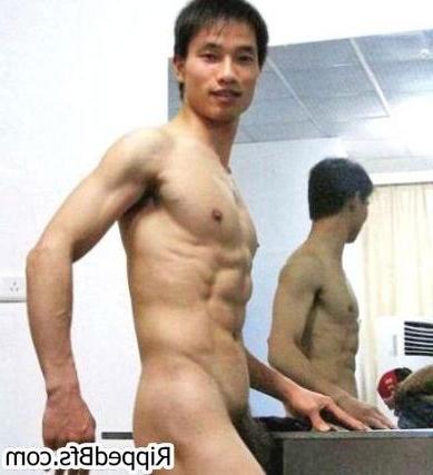 10P Muscular bfs likes showing their hot bodies on cam
