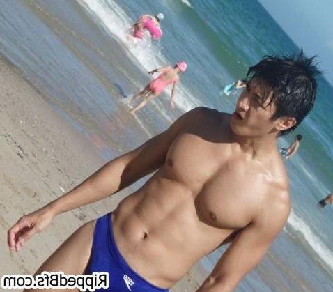 10P Muscular bfs likes showing their hot bodies on cam