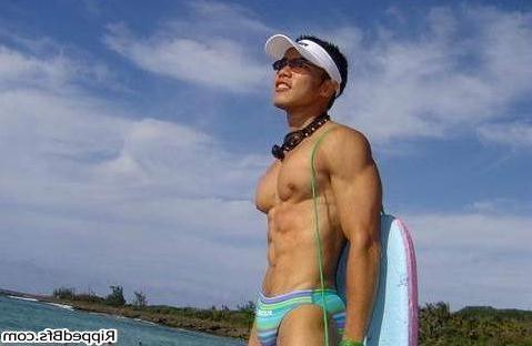 10P Good looking dude show up his six pack abs to the camera