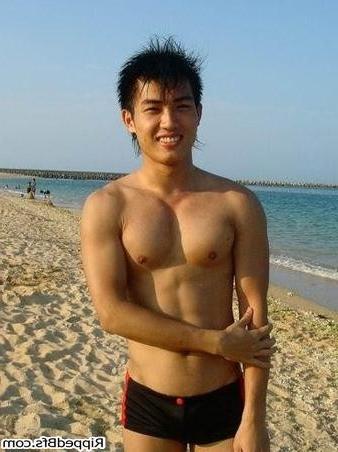 10P Good looking dude show up his six pack abs to the camera