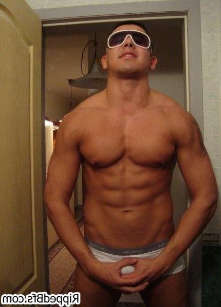 10P Mixed photos of hot and young muscular guys showing off