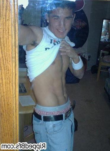10P Mixed photos of hot and young muscular guys showing off
