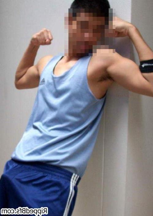 10P Mixed photos of hot and young muscular guys showing off