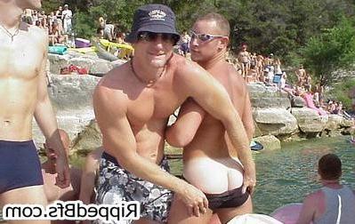 10P Good looking guys enjoy self shooting themselves naked