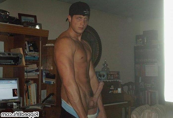 10P Good looking guys enjoy self shooting themselves naked