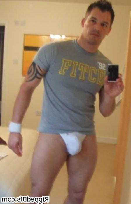10P Hot guys just love their muscular bodies and shows it on cam