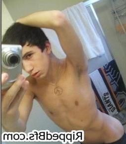 10P Hot guys just love their muscular bodies and shows it on cam