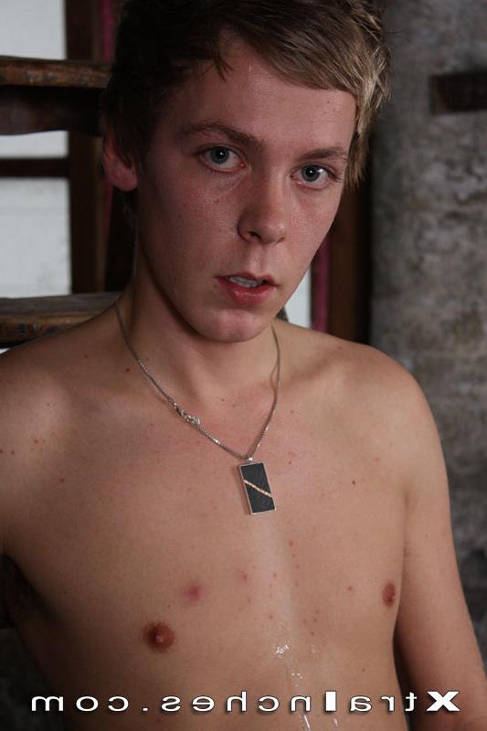 15P Brit boy Noah James takes us on a journey of his prominent tool in this solo ...