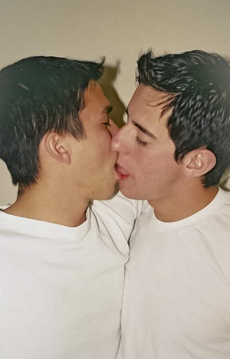 20P Two latin twinks enjoy mutual sucking and rimming on the stairs
