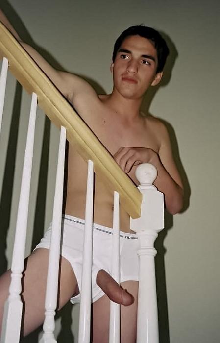20P Two latin twinks enjoy mutual sucking and rimming on the stairs