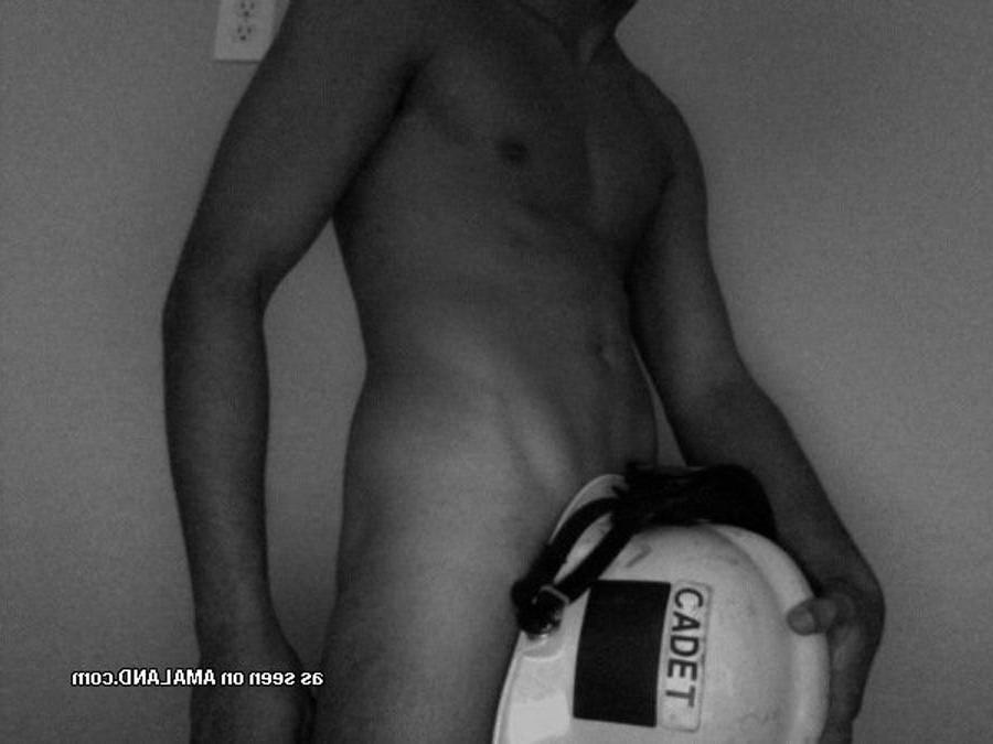16P Horny hunk exposing his cock on cam