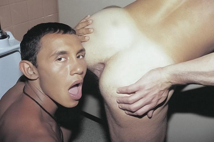 20P Smooth muscles sucking and rimming and cumming in the john