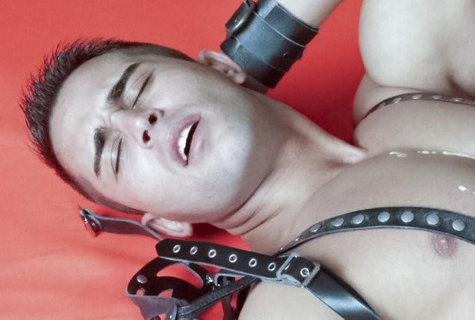 20P Smooth mature and college muscles in leather fucking and cumming