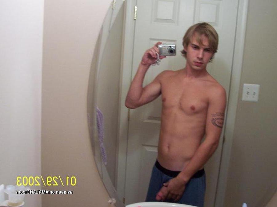 15P Horny guitarist whipping his dick out