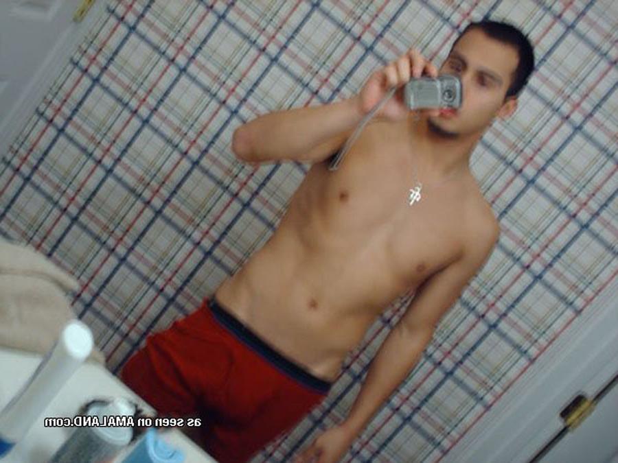 16P Latin hunk takes pics of his hot body nude