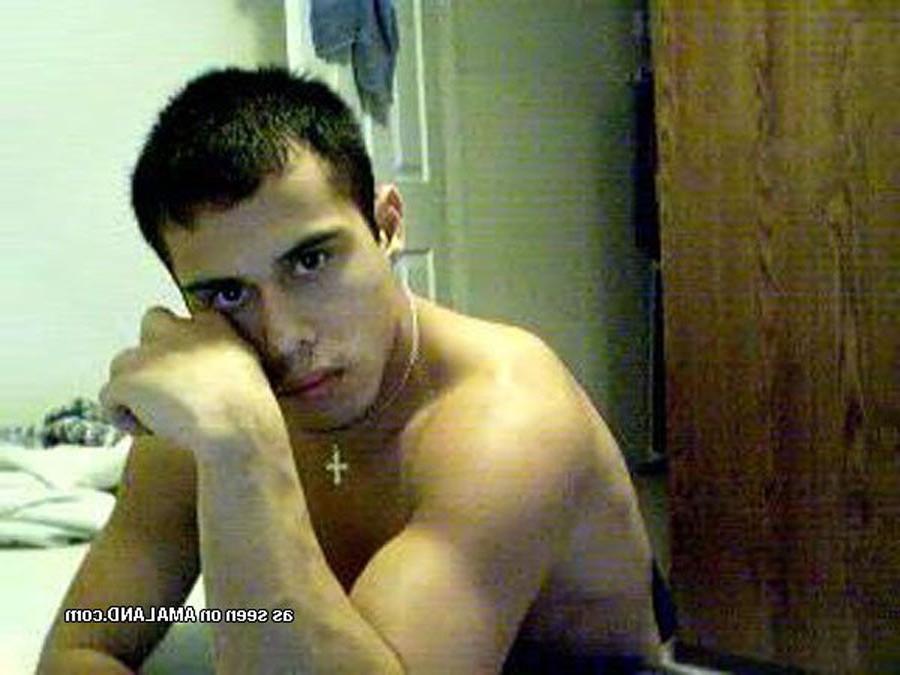 16P Latin hunk takes pics of his hot body nude