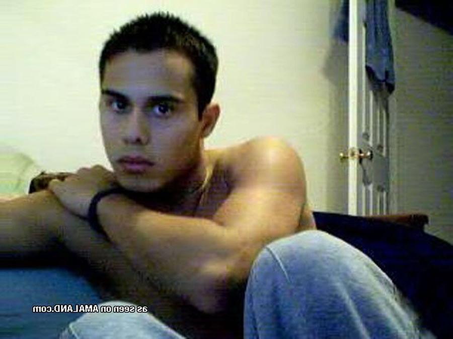 16P Latin hunk takes pics of his hot body nude
