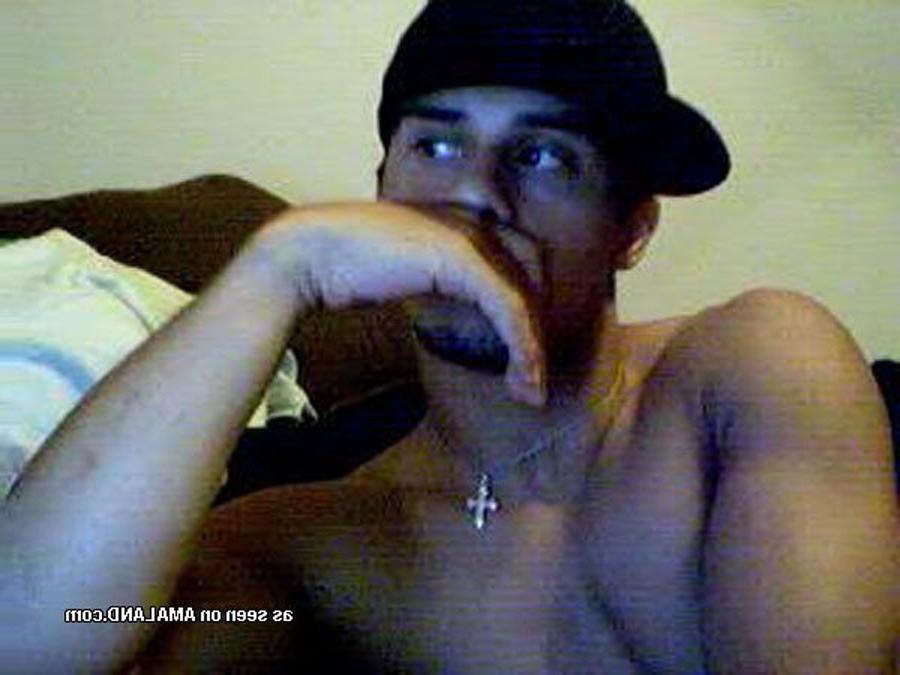 16P Latin hunk takes pics of his hot body nude