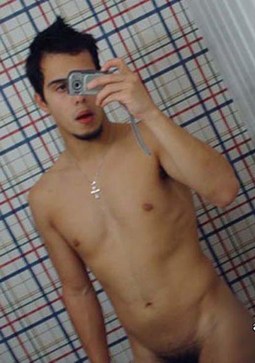 16P Latin hunk takes pics of his hot body nude