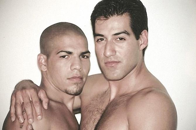 20P Latino muscle dudes blow and rimjob and screwing in a garage