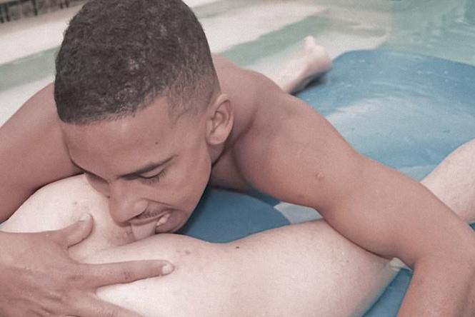 20P Latino and euro twinks mutual fingering and screwing by the pool