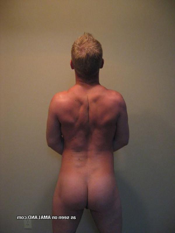 15P Naked rocker exposing his thick cock