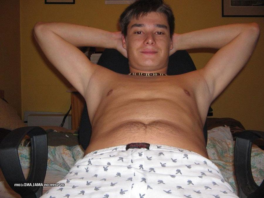 15P Cute hunk exposing his naked body