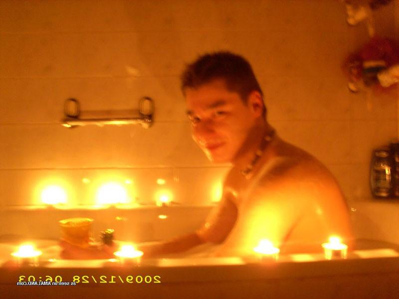 15P Cute hunk exposing his naked body