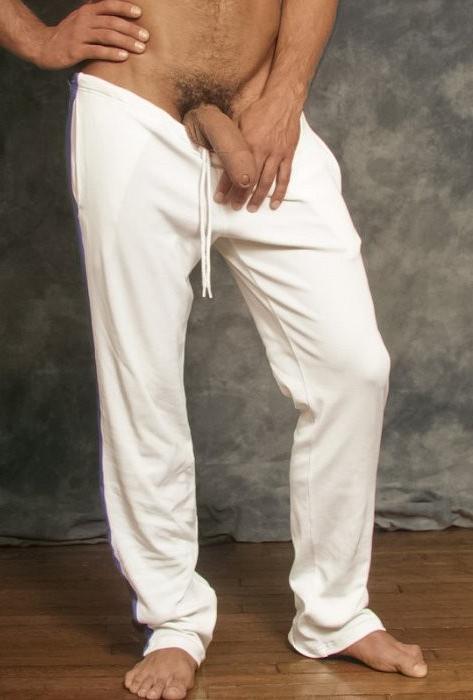 20P A gorgeous smooth muscle stripping and showing off in a studio