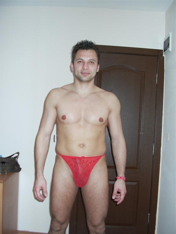 16P German hunk posing and showing off his dick