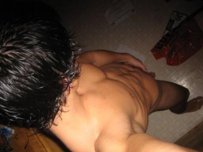 14P Naked pics of cute Hawaiian hunk