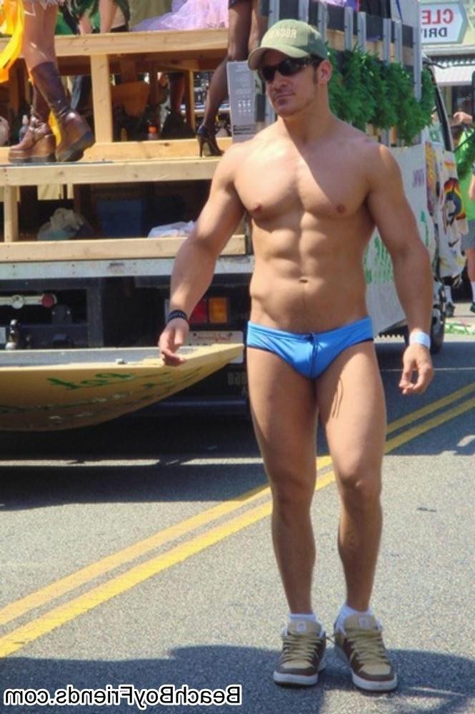 10P Hunk boys enjoy walking around at the beach topless