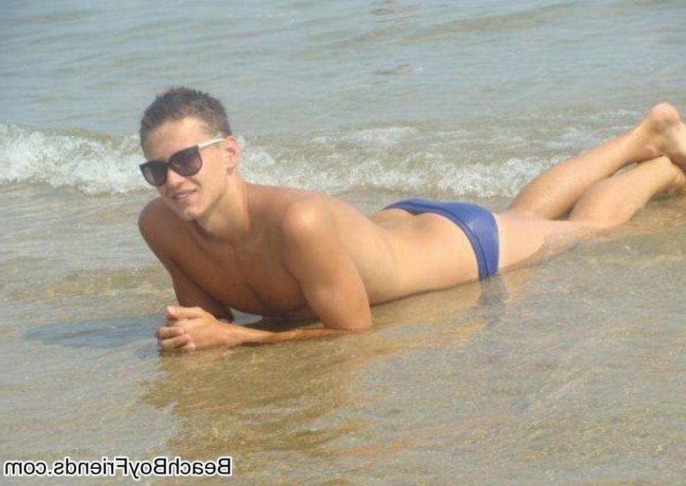 10P Hunk boys with big muscles posing topless at the beach
