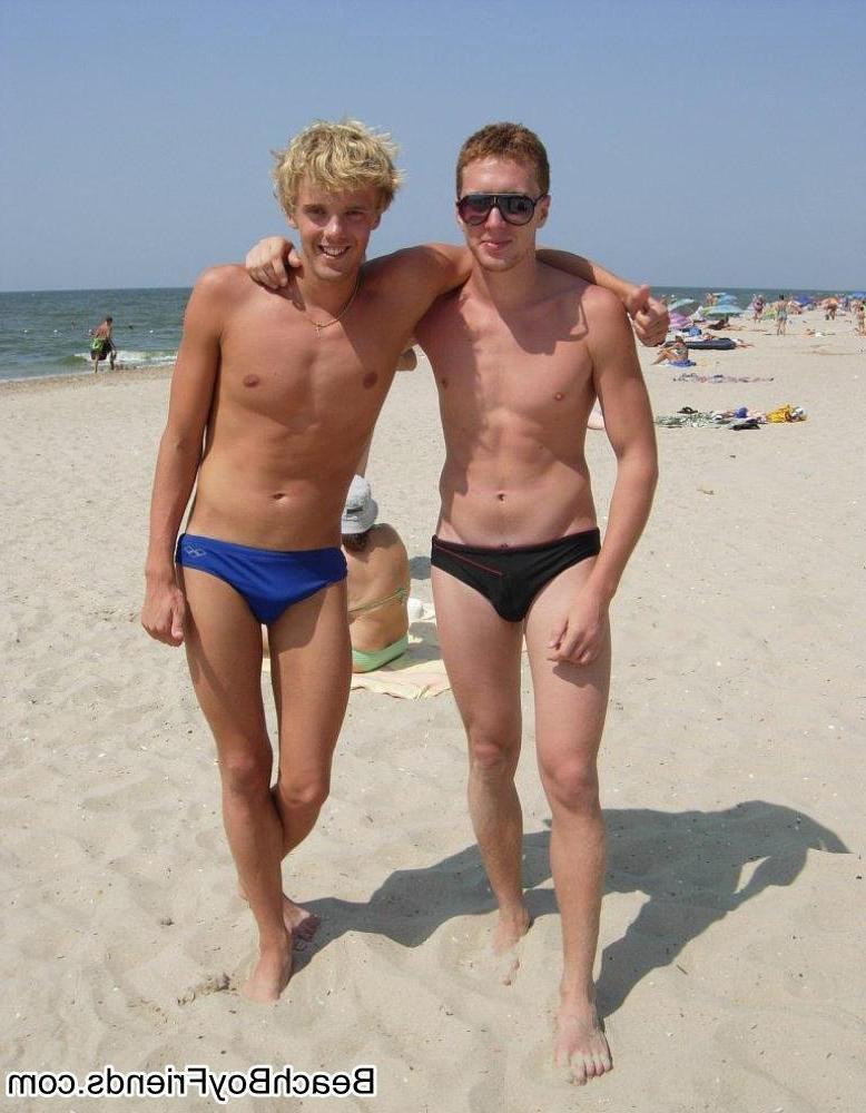 10P Hunk boys with big muscles posing topless at the beach