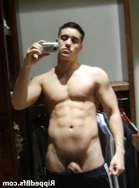 10P Topless dude flex his muscles in different positions outdoor