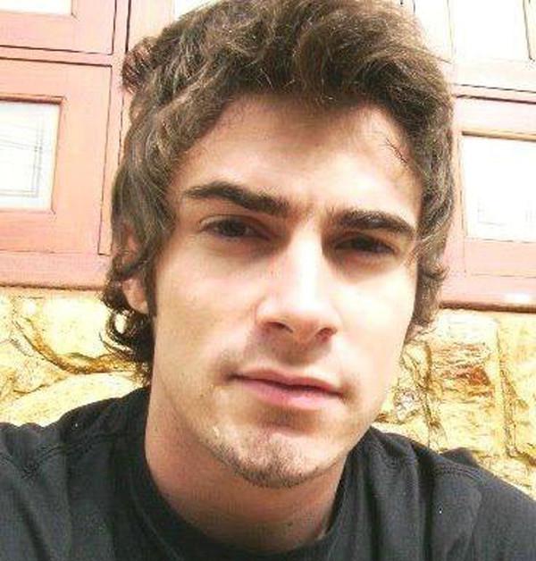 16P Pics of self-shooting pretty guy