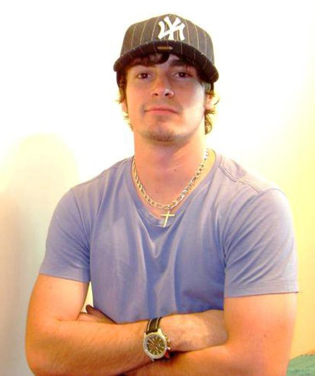 16P Pics of self-shooting pretty guy