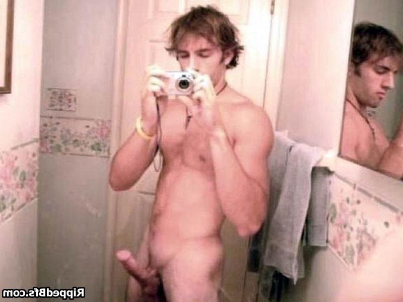 10P Topless dude with six pack abs is doing a sexy dance