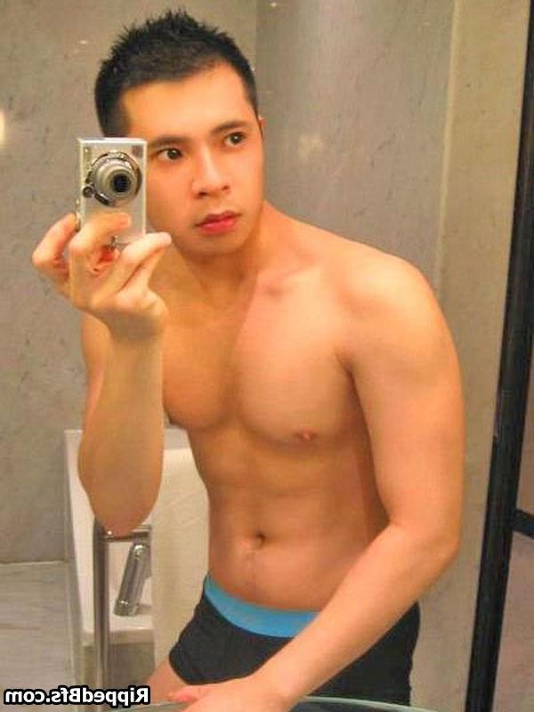 10P Hunk dude wearing only his boxers showing up his muscles
