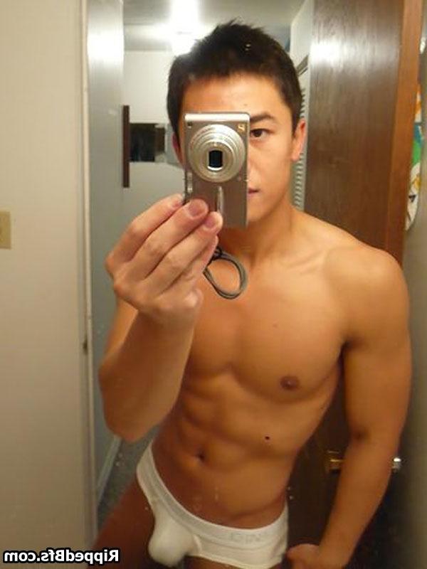 10P Hunk dude wearing only his boxers showing up his muscles
