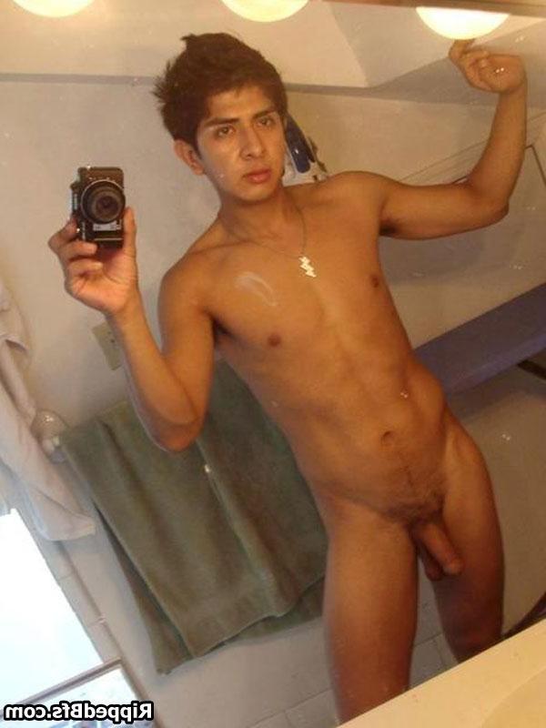 10P Hunk dude wearing only his boxers showing up his muscles