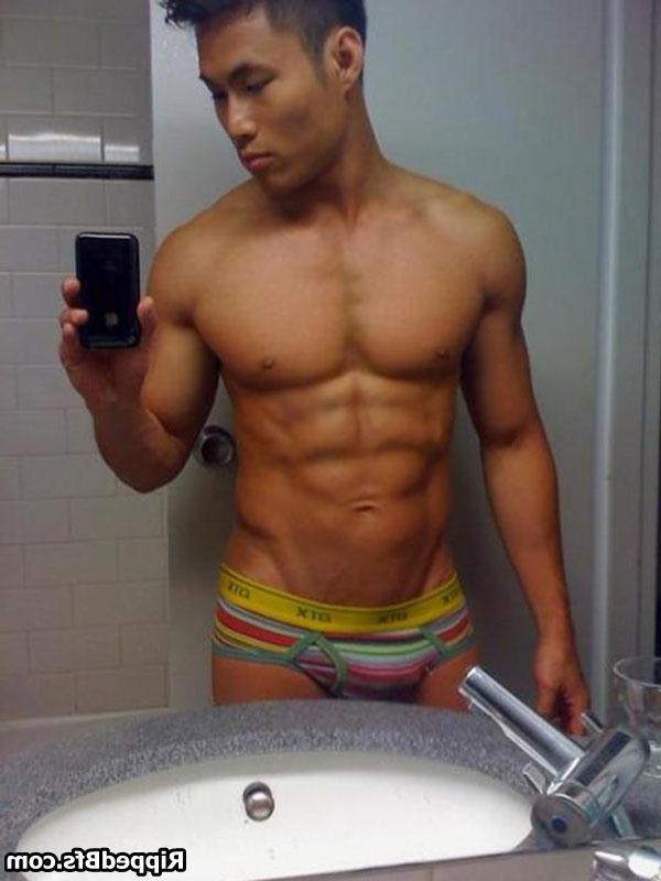 10P Hunk dude wearing only his boxers showing up his muscles
