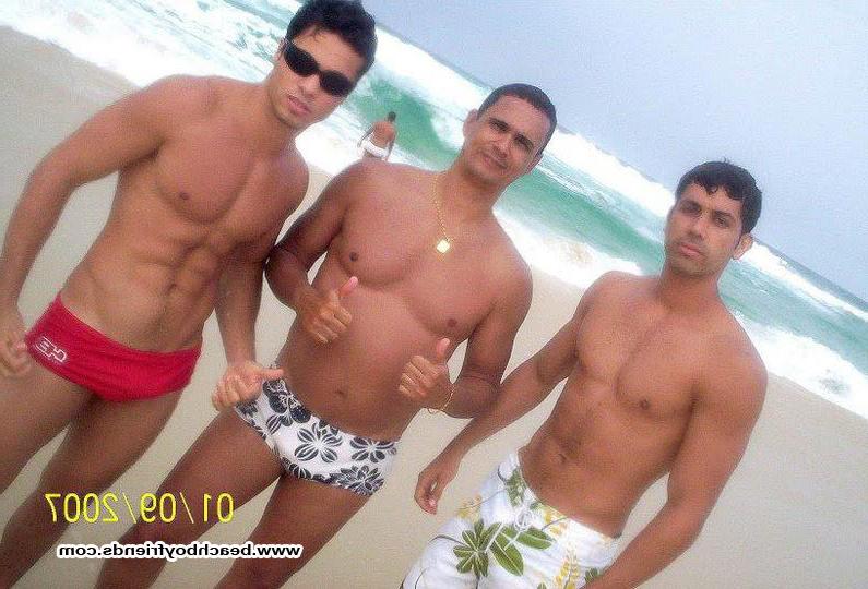 10P Topless hunk dudes pose their muscular body outdoor